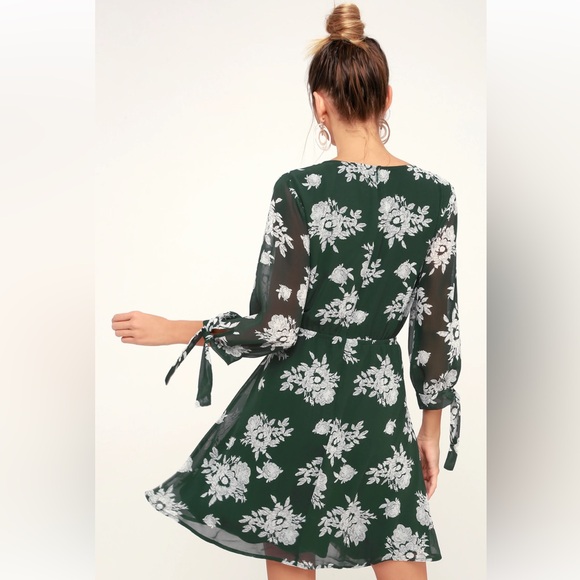 LULUS GREEN FLORAL MINI DRESS - Picture 3 of 14